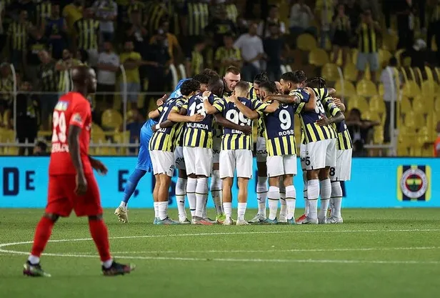 fenerbahceye-ilk-hafta-soku-umraniyespor-karsisinda-1-puani-son-anda-kurtardi-1659998252040.jpeg
