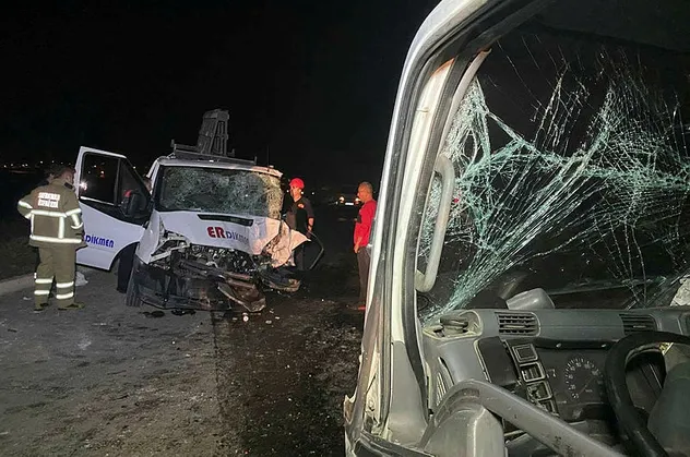 Karabük'te feci kaza! Kamyonda sıkışan sürücüyü AFAD kurtardı