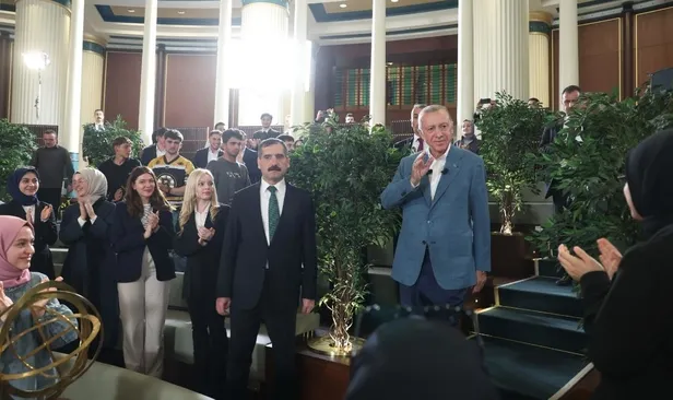 baskan-recep-tayyip-erdogan-14-mayis-oncesi-genclerle-bulustu-1683833266111.jpeg Başkan Recep Tayyip Erdoğan 14 Mayıs öncesi gençlerle buluştu-5