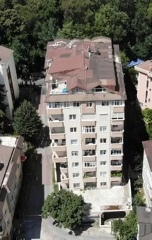 Sarıyer'deki 9 katlı binada çökme tehlikesi devam ediyor