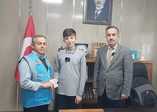 Zonguldak’da ortaokul öğrencisi birincilik ödülünü Gazze’ye bağışladı!