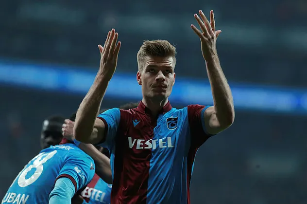 Trabzonspor'un yıldızı Alexander Sörloth: Takımımla Şampiyonlar Ligi'ne katılacağım