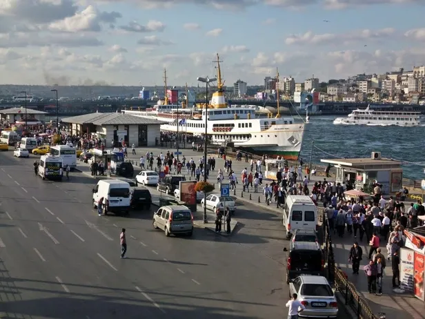 feribotta-tecavuz-rezaleti-hava-alma-bahanesiyle-genc-kiza-tecavuz-ettiler-1605188457269.jpg Feribotta tecavüz rezaleti! ‘Hava aldırma' bahanesiyle genç kıza tecavüz ettiler-2