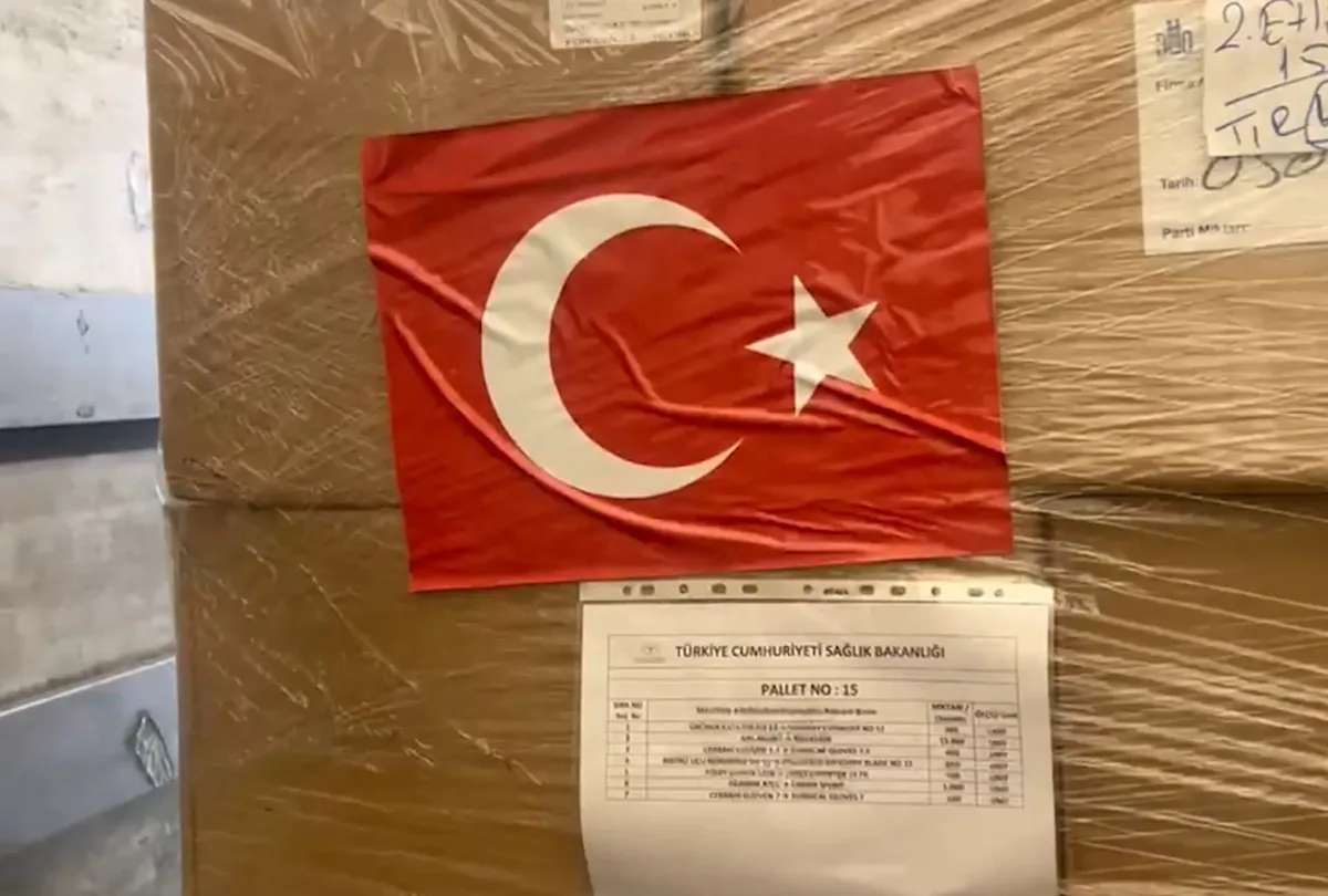 turkiyeden-lubnana-156-tonluk-saglik-yardimi-1786815512994.jpg Sağlık Bakanlığı Lübnan’a 15,6 tonluk tıbbi yardım ve ilaç malzemesi gönderdi: 181 bin ürün yola çıktı-3