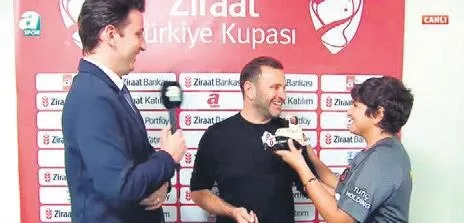 ligde-sikinti-ceken-galatasaray-ztkda-patladi-aslan-7-gol-atarak-uzerindeki-olu-topragini-savurdu-1666227397406.jpeg Ligde sıkıntı çeken Galatasaray ZTK'da patladı! Aslan 7 gol atarak üzerindeki ölü toprağını savurdu-11