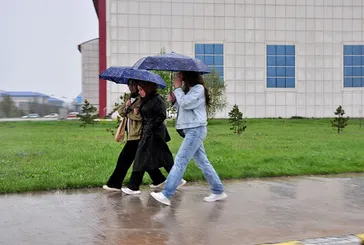 Meteoroloji’den 11 ile sarı kod: İstanbul’un o ilçelerinde yaşayanlar dikkat! 4 gün için alarm verildi: Sel, yıldırım, dolu...