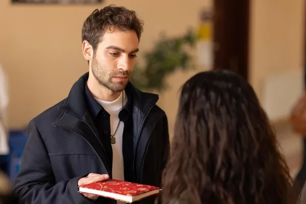 safir-10-bolumune-dair-detaylar-ortaya-cikti-atesin-duygulari-degisiyor-1699019376402.jpg Safir 10. bölümüne dair detaylar ortaya çıktı: Ateş’in duyguları değişiyor!-3