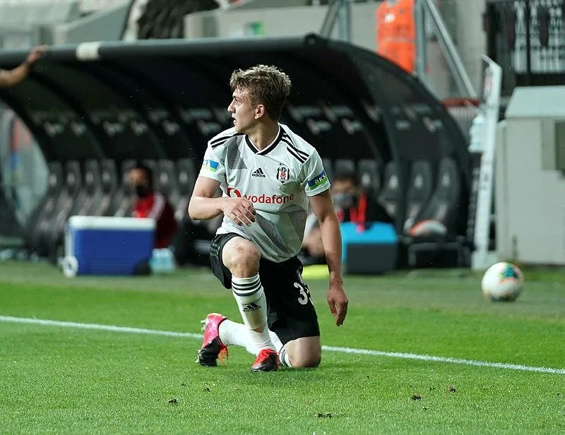 Gençler durmak bilmiyor