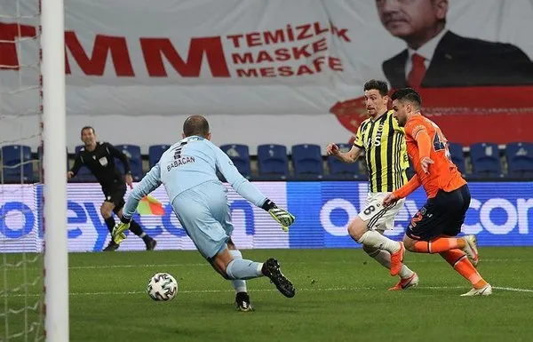 fenerbahce-3-puani-zor-kurtardi-basaksehir-1-2-fenerbahce-mac-sonucu-ozet-1618770353826.jpeg