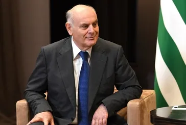 Gürcistan'dan tek taraflı bağımsızlığını ilan eden Aslan Bjania istifa etti