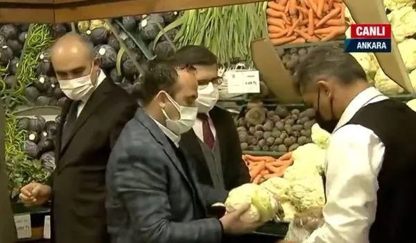 1640338010582.jpg Etiket düşürmeyenler yandı! Ticaret Bakanlığı ekipleri marketlerde fahiş fiyat denetimine çıktı-3