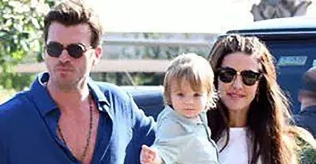 Kıvanç Tatlıtuğ ve Başak Dizer çifti tatilde kuralları bozdu! Oğulları Kurt Efe ilk kez...