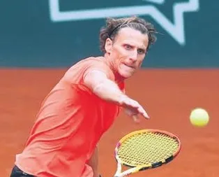 Forlan artık profesyonel tenisçi