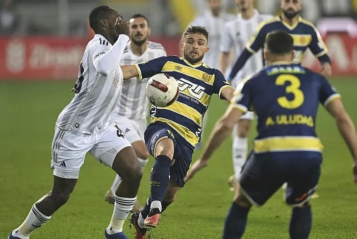 besiktas-ankaragucu-ile-1-1-berabere-kaldi-iste-macta-yasananlar-1701626226547.jpeg Beşiktaş, Ankaragücü ile 1-1 berabere kaldı! İşte maçta yaşananlar...-3