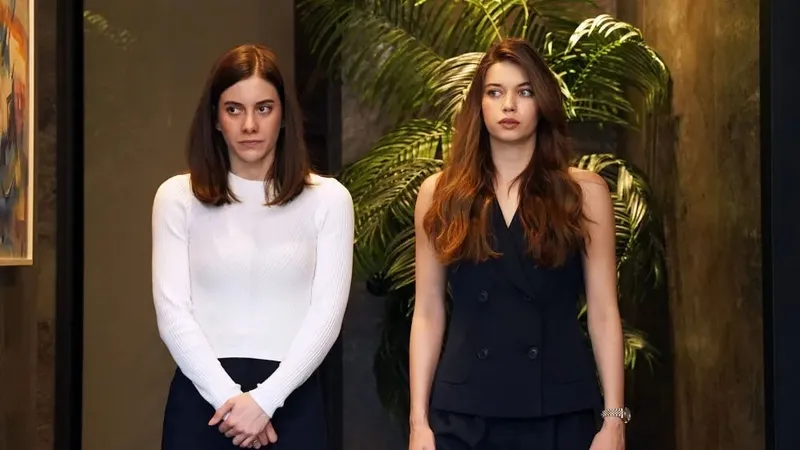 yali-capkinini-sah-mat-edecek-ayrilik-hikaye-komple-degisiyor-1711633032879.jpg Yalı Çapkını'nı şah mat edecek ayrılık! Hikaye komple değişiyor-3