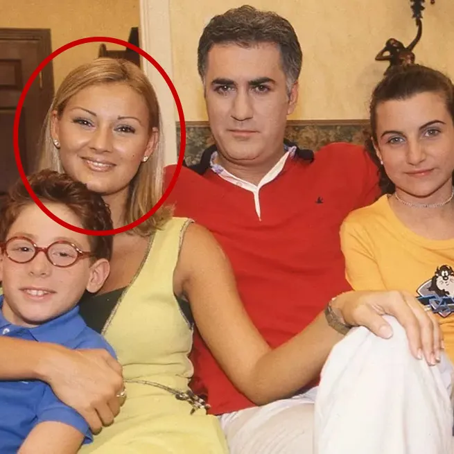 Çocuklar Duymasın'ın Emine’si Melek Şahin son haliyle parmak ısırttı! Çaycı Hüseyin’in eşini gören tanıyamadı - 6