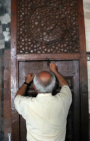 7 asırlık camide şaşırtan özellik! Her cuma namazı öncesi yapılıyor