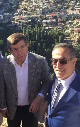 İhsan Özkes, Ahmet Davutoğlu'na katılmaktan vazgeçti