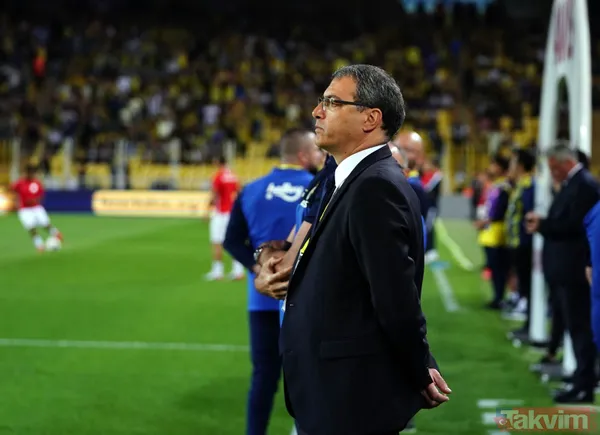 Fenerbahçeliler, Comolli'nin istifası sonrası sosyal medyada coştu: Sana da sıra gelecekti! - 26