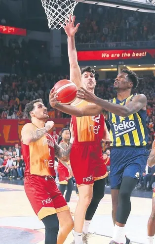 Derbide üçlük yağmuru! Fenerbahçe Beko'nun son kurbanı Galatasaray NEF oldu