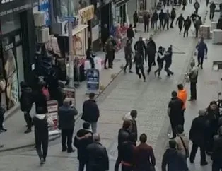 Fatih’te sokak ortasında sopalı kavga