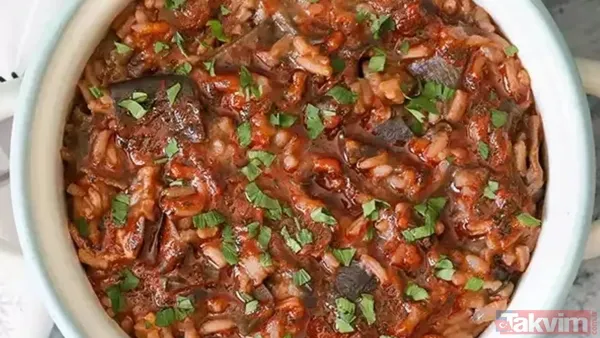 🍴Lahana, Pirinç, Sıvı Yağ, Salça Ve Soğanla Hazırlanan Kapuska, İsteğe Göre Etli Ya Da Etsiz Şekilde Yapılabiliyor. Türk Mutfağında Köklü Bir Geçmişe Sahip...