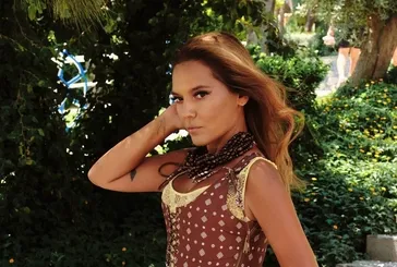 Demet Akalın’dan Okan Kurt’un kaslı paylaşımına olay yorum: Lan sen bir eve gel