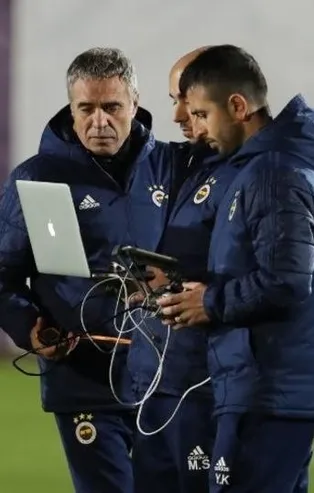 Fenerbahçe teknik direktörü Ersun Yanal'dan antrenmana damga vuran hamle!
