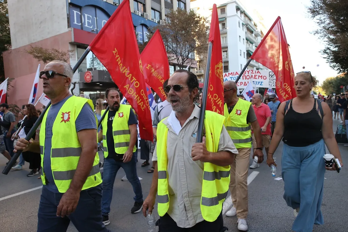 1788673977789.jpeg Selanik'te Miçotakis'in fuar konuşması öncesi protesto: 20 traktör kent merkezine girdi, sahil yolu kapandı-6