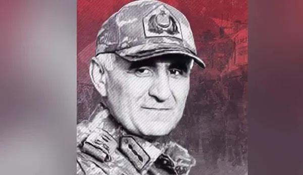 helikopter-kazasinda-sehit-dusen-elazig-8-kolordu-komutani-korgeneral-osman-erbas-darbecilere-bu-sozlerle-tepki-gostermisti-1614877873077.jpeg Helikopter kazasında şehit düşen Elazığ 8. Kolordu Komutanı Korgeneral Osman Erbaş darbecilere bu sözlerle tepki göstermişti-2