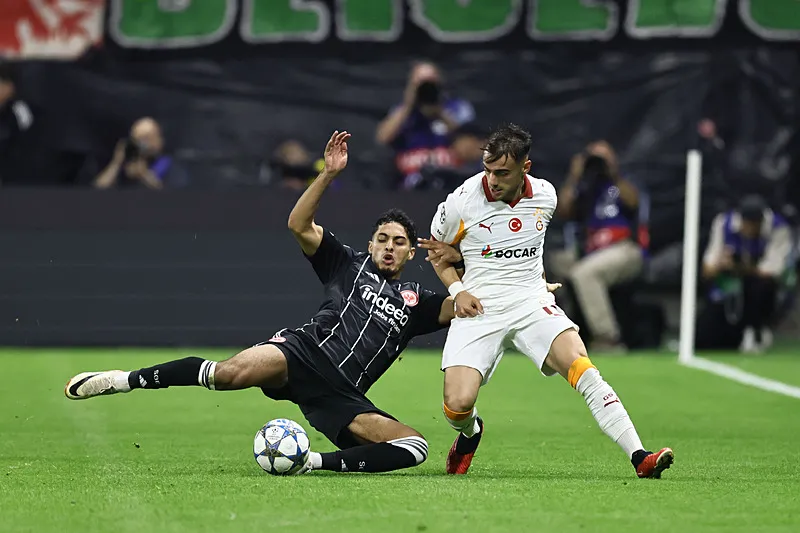 Galatasaray'da forvet bombası! Okan Buruk transferde o isimleri istedi - 3