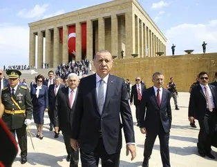 Devletin zirvesi Anıtkabir'de