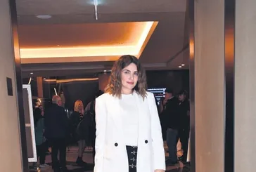 Buse Varol'dan tatlı sitemler: Alişan yandı