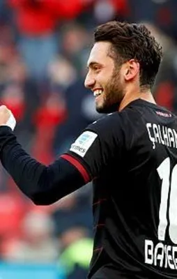 Ceza sonrası Çalhanoğlu'ndan flaş karar