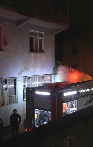 Bursa'da çöp dolu evde korkutan yangın!