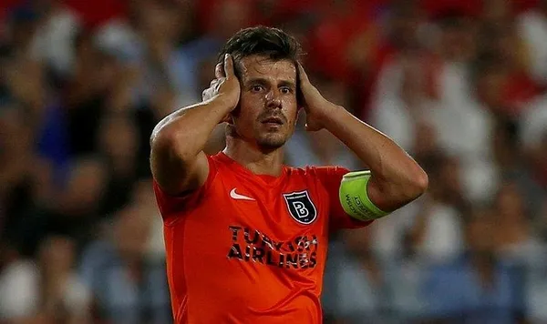 Başakşehirli Emre Belözoğlu'ndan Galatasaray hakkında konuşulacak açıklamalar-13