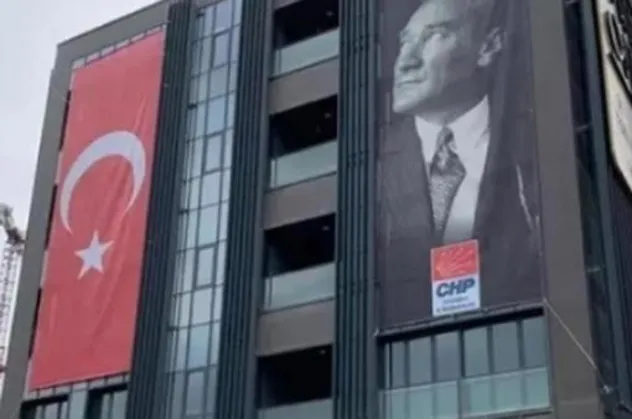 İstanbul Çevre ve Şehircilik İl Müdürlüğü’nden CHP İstanbul İl Başkanlığı açıklaması: Ruhsatsız işlem yapıldığı için bina mühürlenmiştir