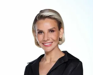 Esra Erol Youtube’da rekor kırdı!