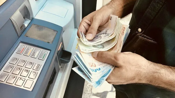 hesapta-parasi-olan-turnayi-gozunden-vurdu-bankalarin-mevduat-faizi-yarisi-kizisacak-27000-lira-icin-32-gunluk-faiz-1616845215689.jpg Hesapta parası olan turnayı gözünden vurdu! Bankaların mevduat faizi yarışı kızışacak! 27.000 liraya 32 günlük faiz...-8