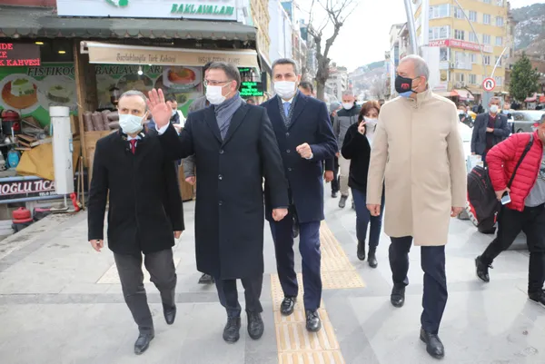 son-dakika-tokatta-vaka-sayilari-artti-dugun-ve-nikahlar-ertelendi-spor-salonlari-hayvan-pazarlari-kapandi-1614174408142.jpg SON DAKİKA: Tokat'ta vaka sayıları arttı! Düğün ve nikahlar ertelendi! Spor salonları hayvan pazarları kapandı-2