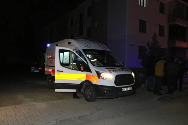 Erzincan'da kan donduran son! Tedavi için ikna etmeye çalıştığı kardeşi tarafından bıçaklanan öğretmen yaşamını yitirdi-6