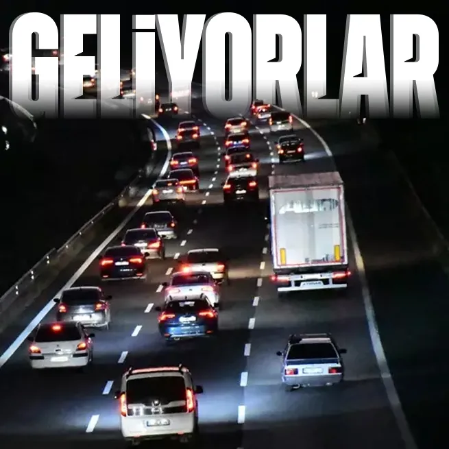 İstanbula akın var... Tatilciler dönüş yolunda | TRAFİK YOL DURUMU