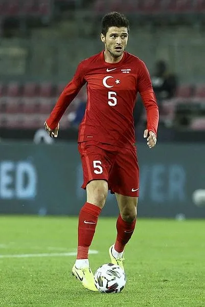 trabzonspora-okay-yokuslu-piyangosu-ingiltereden-talip-var-1626638740058.jpeg Trabzonspor'a Okay Yokuşlu piyangosu! İngiltere'den talip var-4