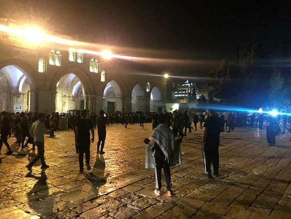 teror-devleti-israil-mescid-i-aksada-yangin-cikardi-fanatik-yahudiler-sevinc-cigliklari-atti-ey-zalimler-helak-olacaksiniz-1620673547135.jpeg Terör devleti İsrail Mescid-i Aksa'da yangın çıkardı fanatik Yahudiler sevinç çığlıkları attı: Ey zalimler helak olacaksınız-7