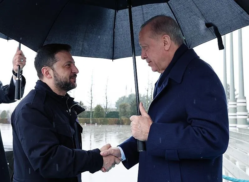 Başkan Recep Tayyip Erdoğan, Ukrayna Devlet Başkanı Volodimir Zelenskiy'i Cumhurbaşkanlığı Külliyesi'nde resmi törenle karşıladı. (AA)