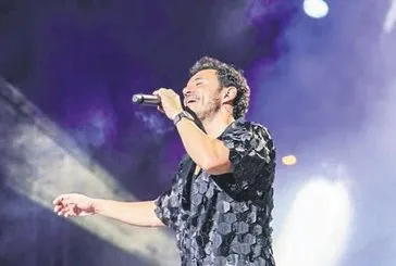 Buray, büyüleyici performansıyla hayranlarına müzik şöleni yaşattı!