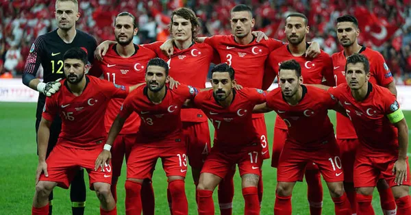 Şenol Güneş'ten flaş karar! Eleştirilerin odağı olan o isim Moldova maçında yok!