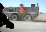 YPG/PKK yandaşları Rus askeri aracına molotofkokteyli ile saldırdı