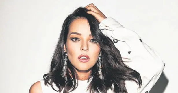 Kızı Zeynep'i kucağına almak için sabırsızlanan Bengü'den çatlak tavsiyesi