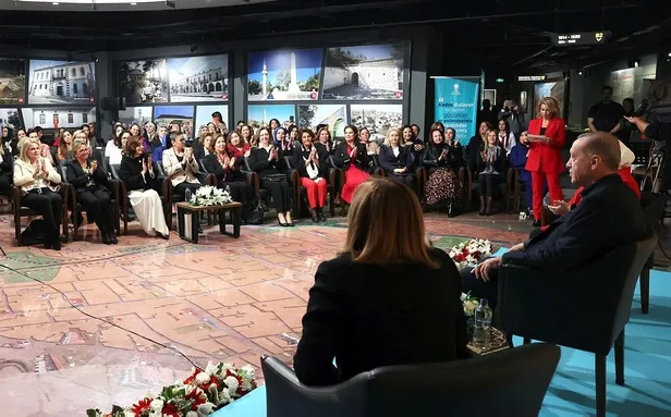 baskan-recep-tayyip-erdogan-gaziantepte-kadinlarla-buyuk-turkiye-programinda-onemli-aciklamalarda-bulundu-1667745727515.jpeg